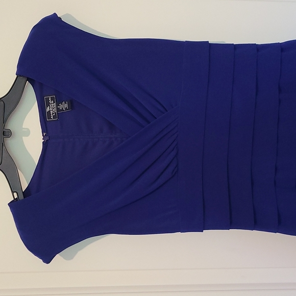 Blue pleated dress 👗 - Picture 2 of 6